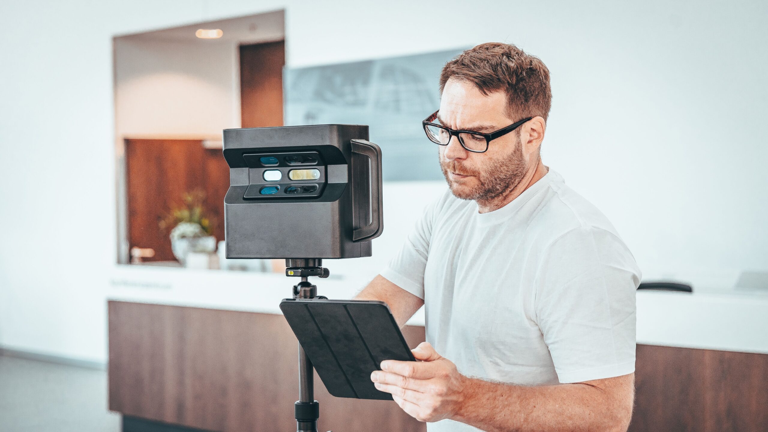 To Start A Virtual Tour Business
