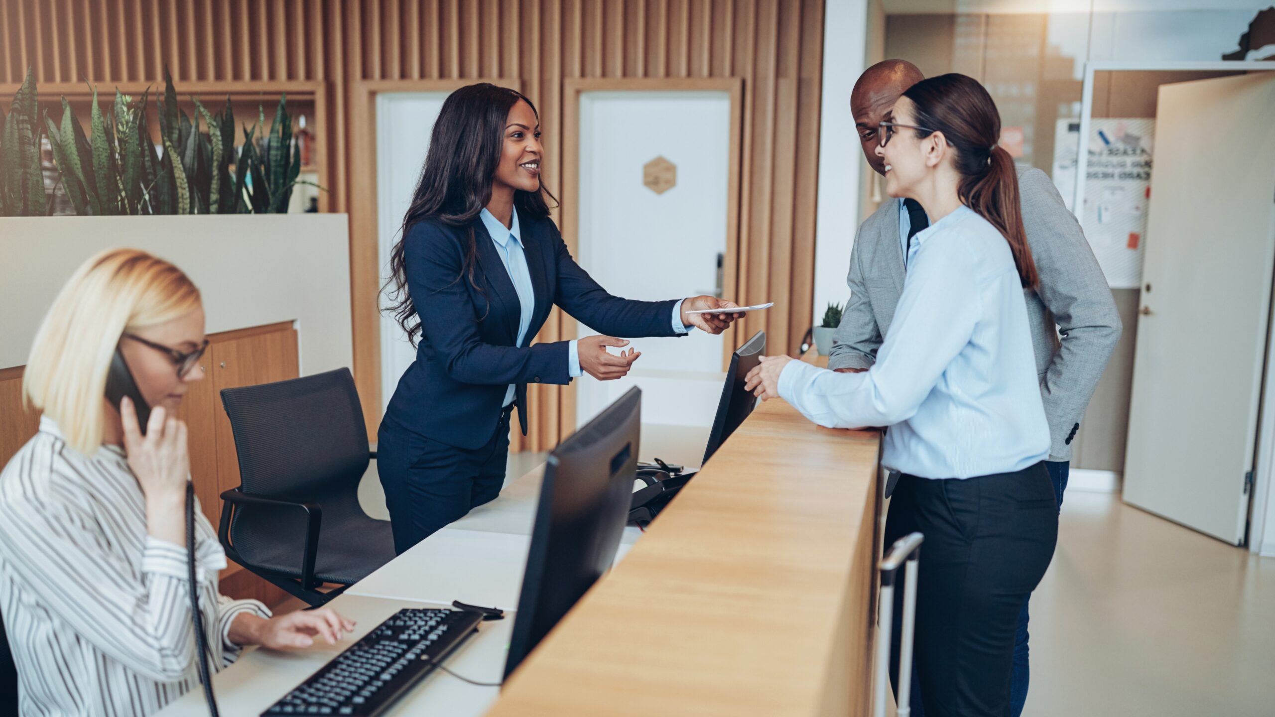 hotels in queens for business